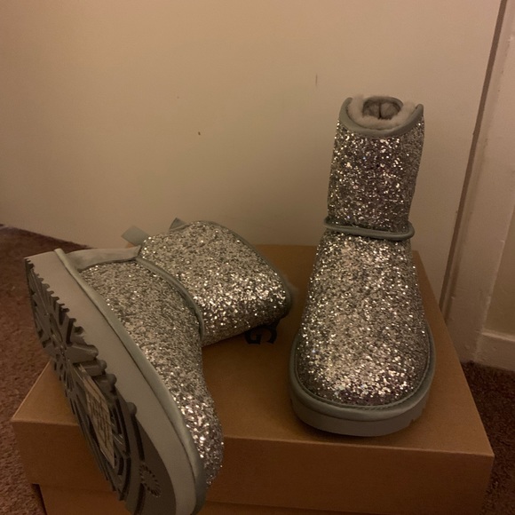 NIB UGG Bailey Bow Mini Cosmos Boots - Picture 5 of 6